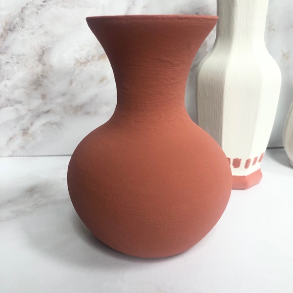 Hand painted vases set of 2 - Picture 2 of 8